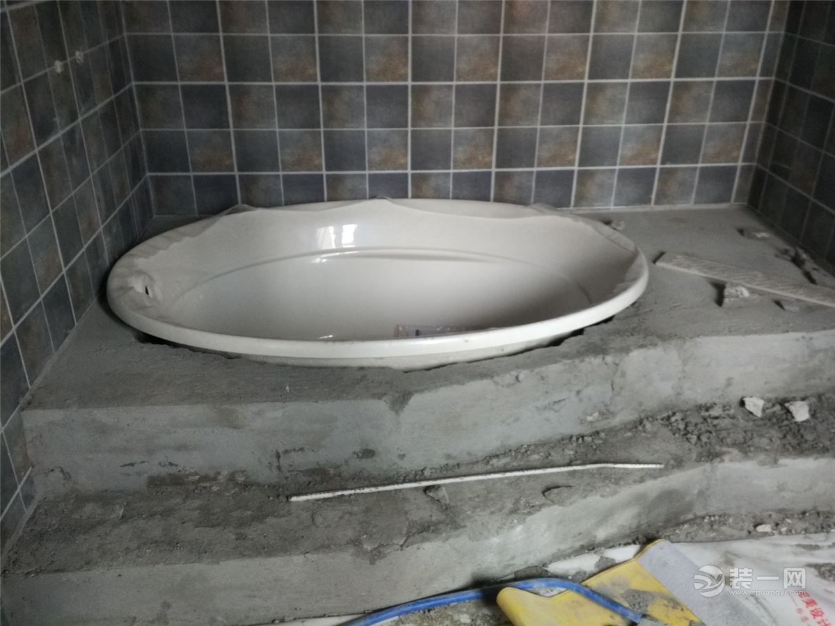 佛山禅城区恒福新城业主装修日记：泥工施工砌洗手台
